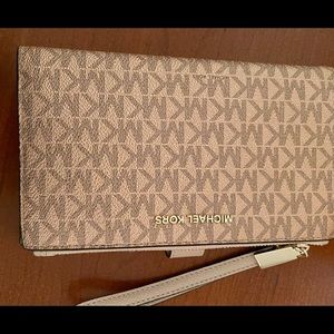 Michael Kors Wristlet